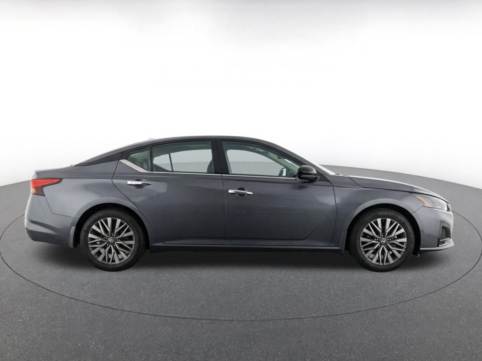 Thumbnail: 2025 Nissan Altima - 10
