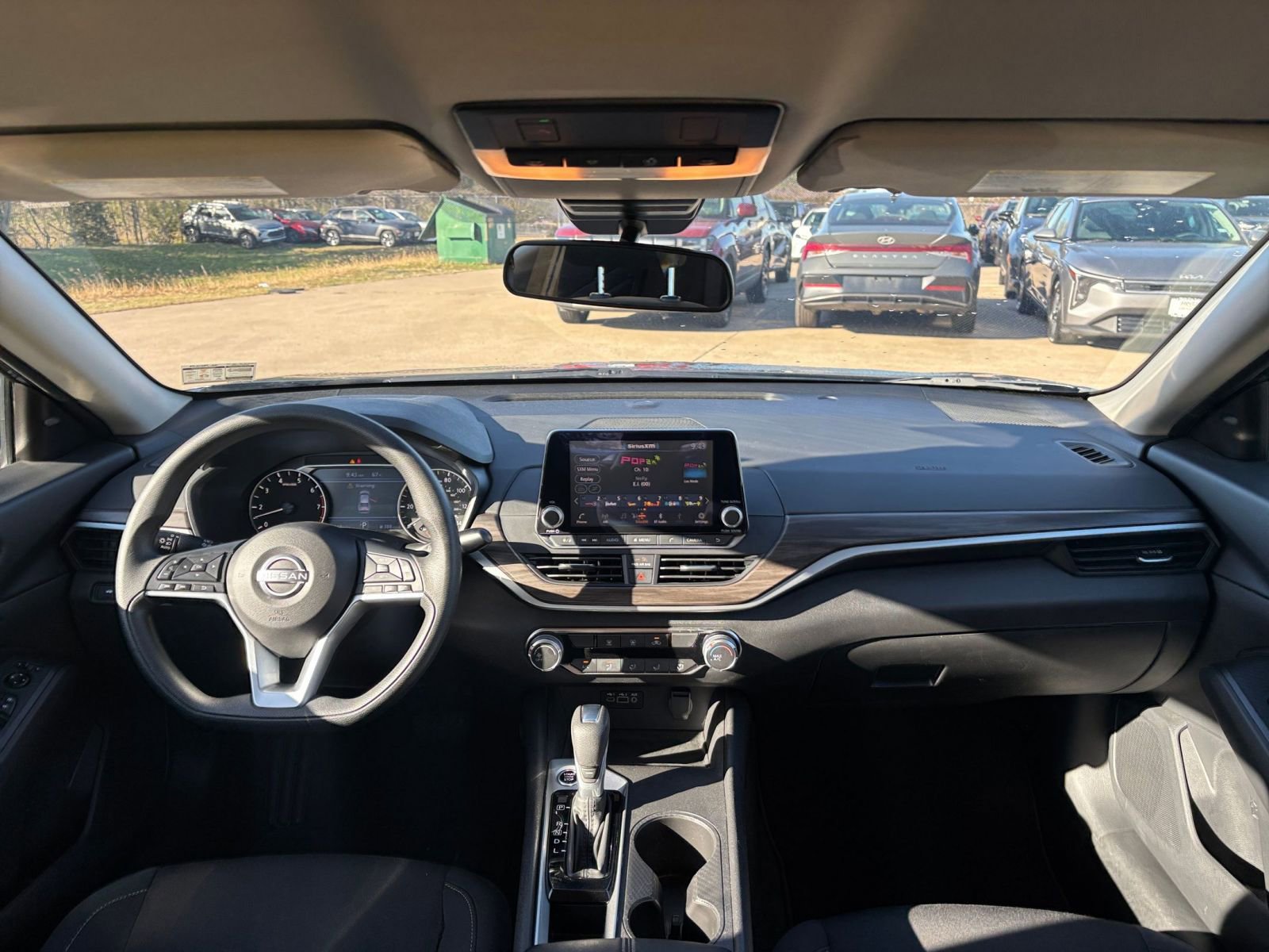 Thumbnail: 2025 Nissan Altima - 32