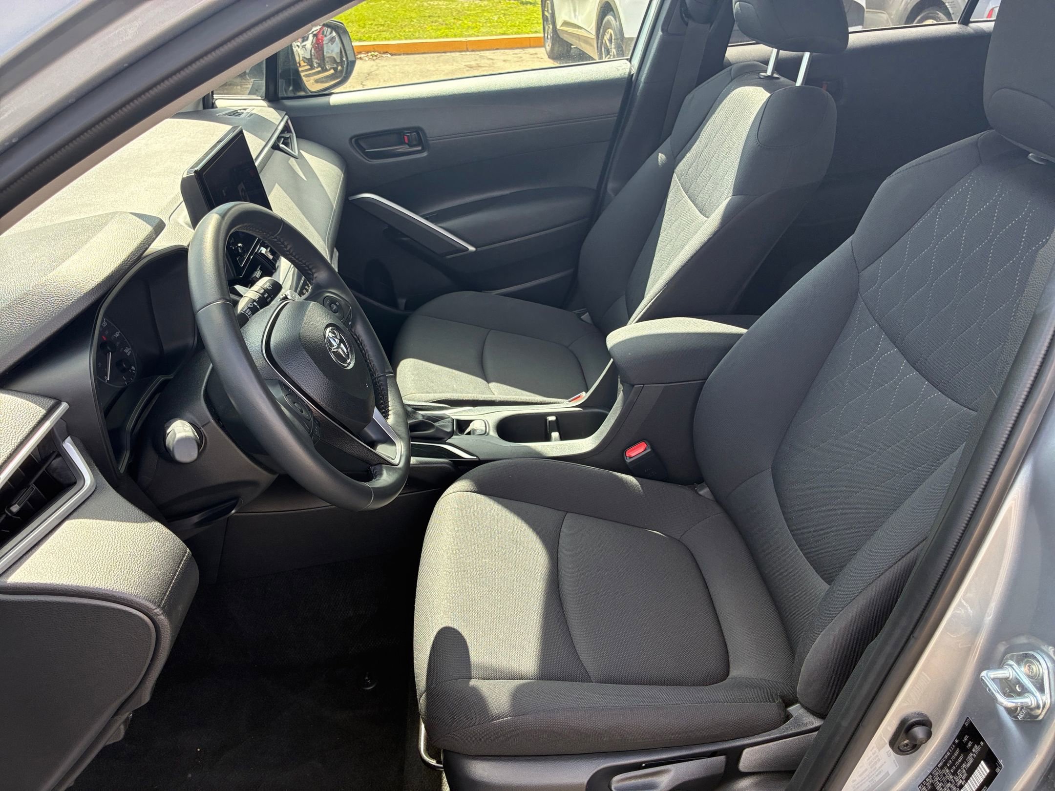 Thumbnail: 2025 Toyota Corolla Cross - 21