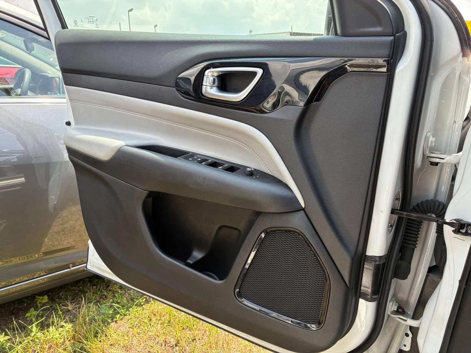 Thumbnail: 2025 Jeep Compass - 15