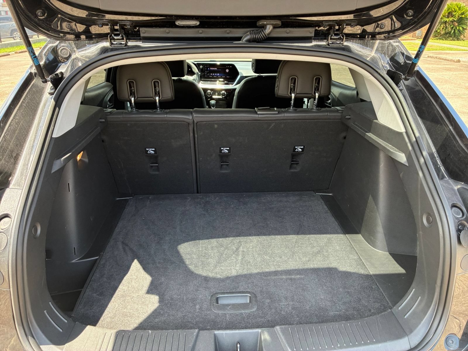 Thumbnail: 2025 Chevrolet Trax - 30