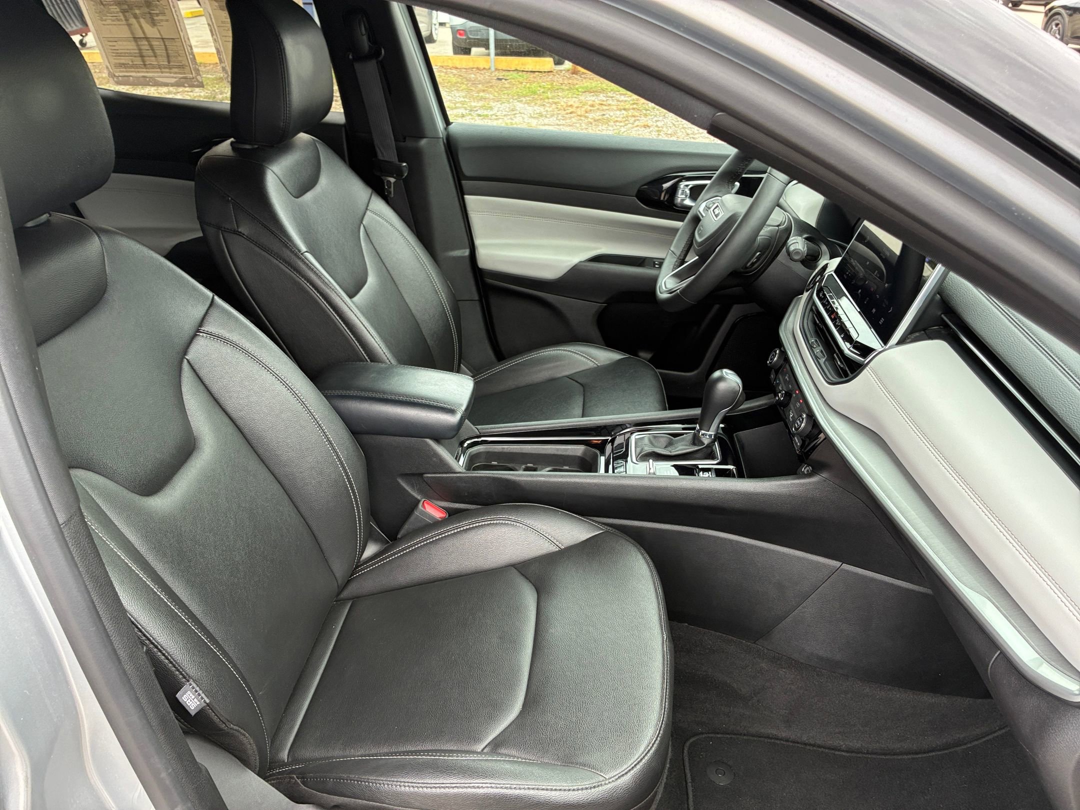 Thumbnail: 2025 Jeep Compass - 32