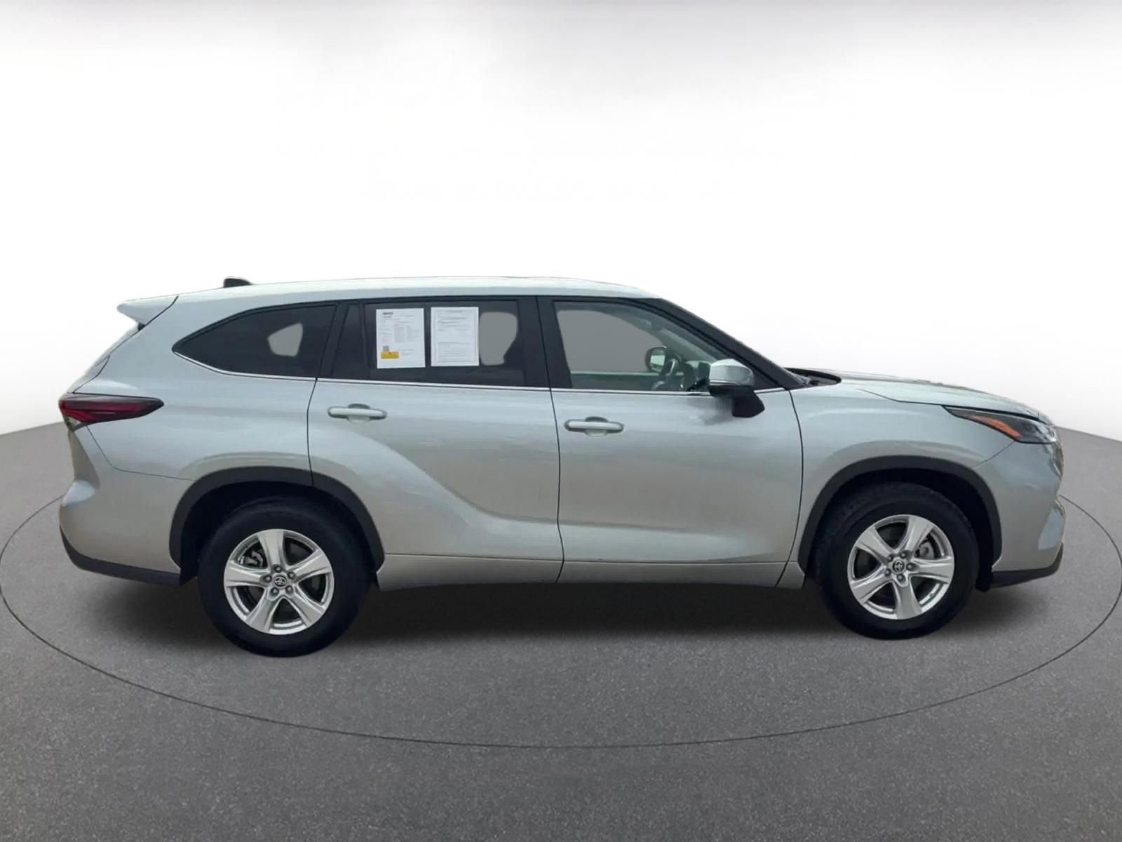 Thumbnail: 2025 Toyota Highlander - 16