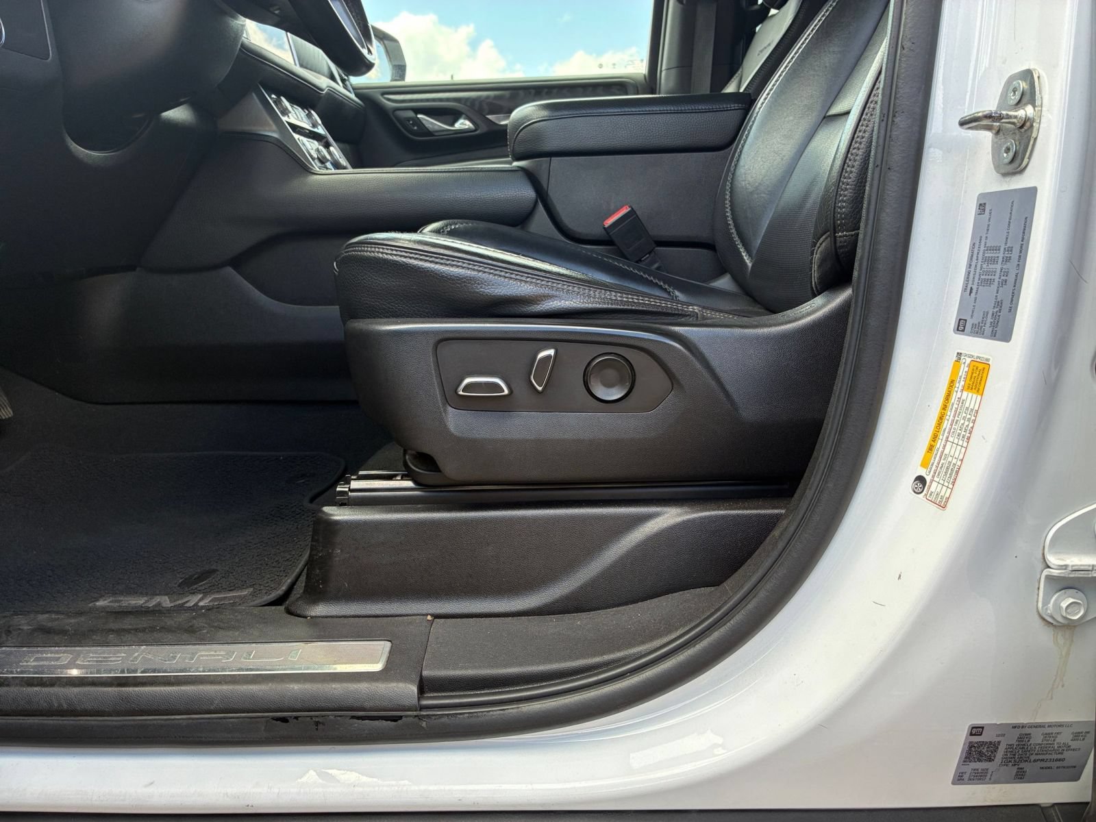 Thumbnail: 2023 GMC Yukon - 23