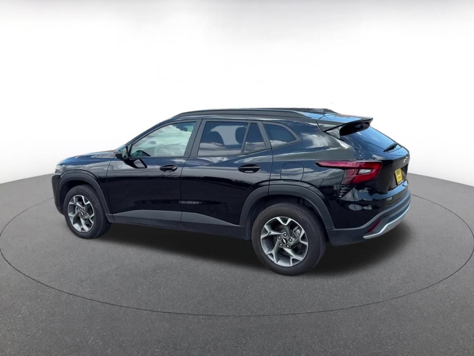 Thumbnail: 2025 Chevrolet Trax - 10