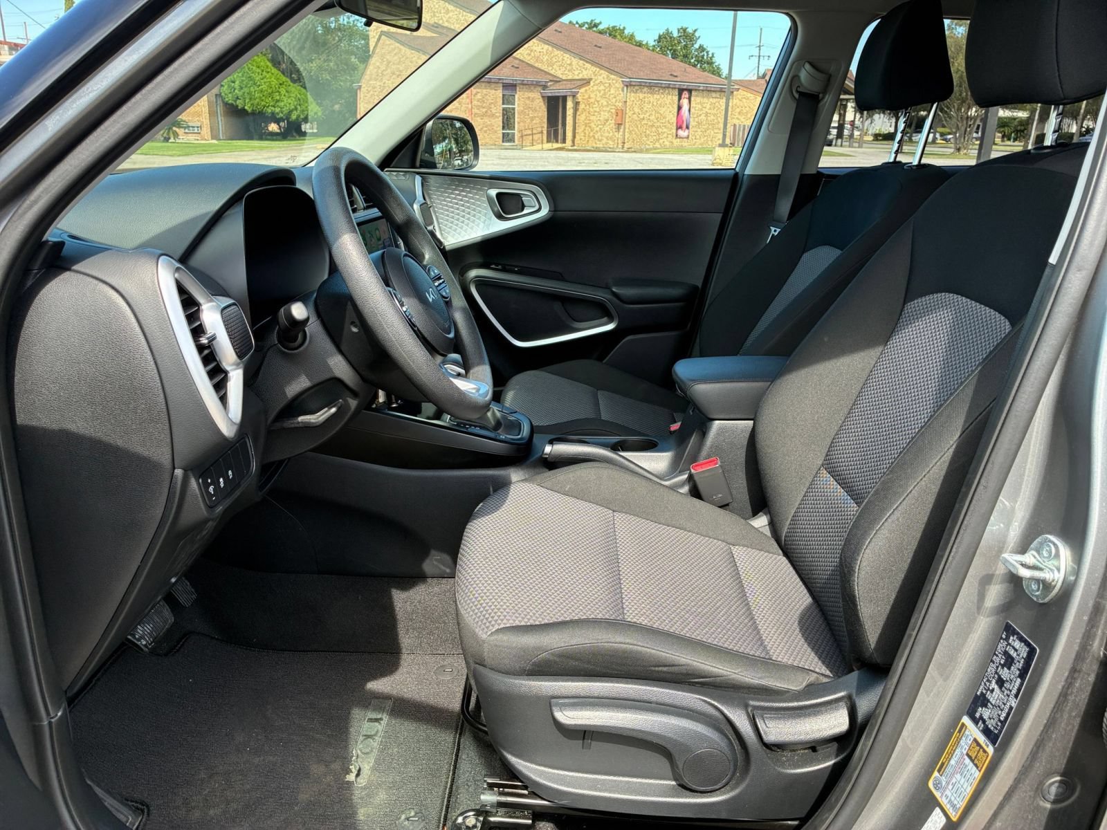 2025 Kia Soul LX - Photo 24