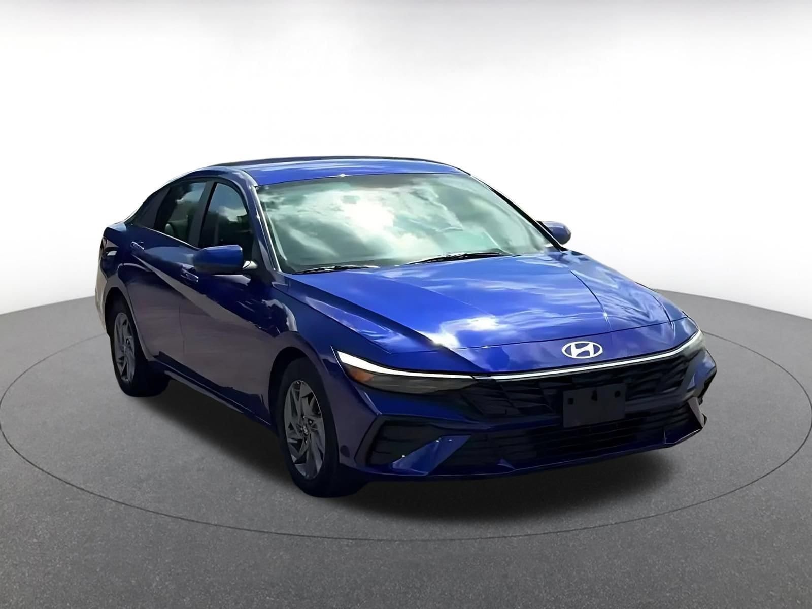Thumbnail: 2026 Hyundai Elantra - 3