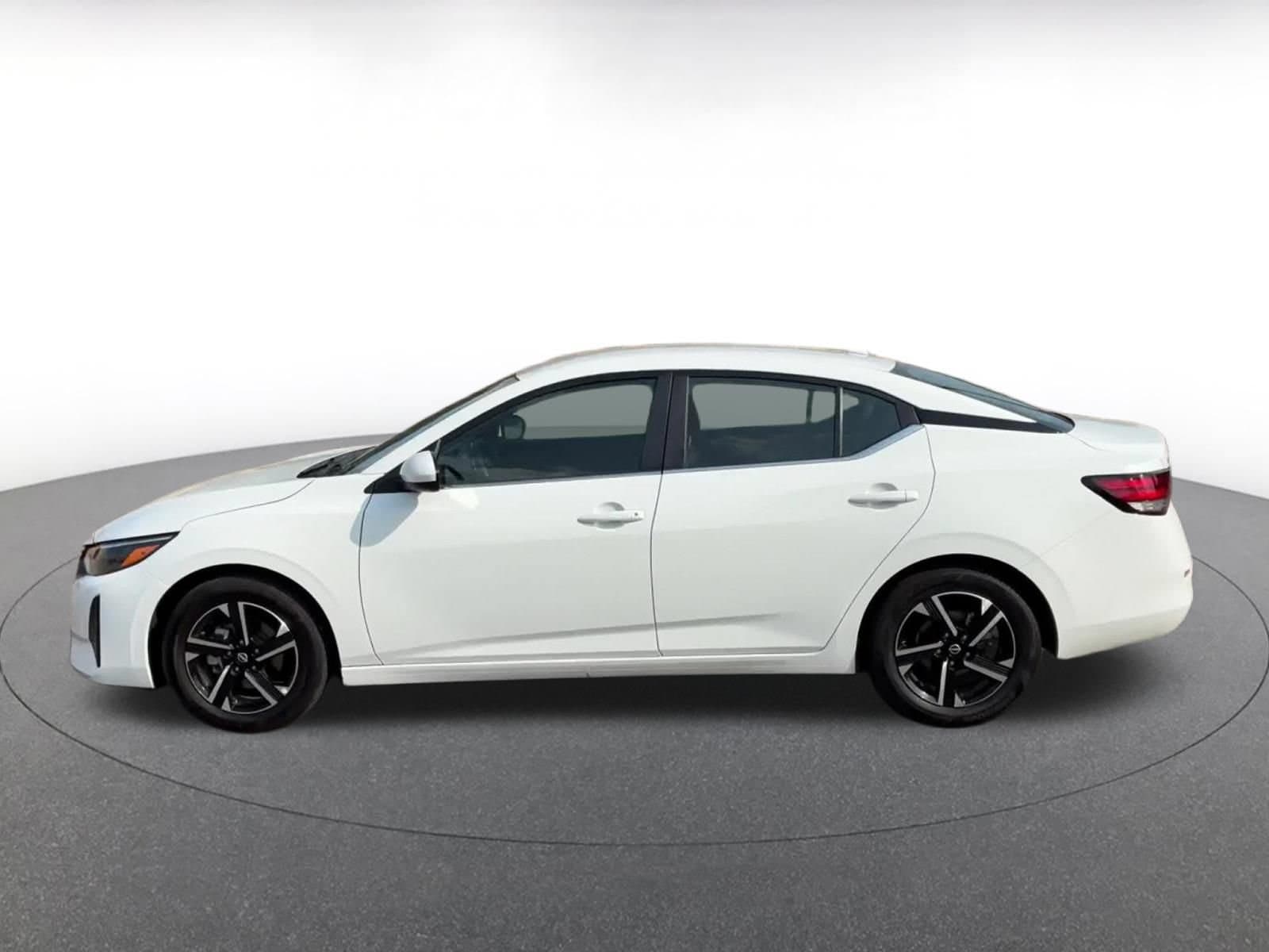 Thumbnail: 2025 Nissan Sentra - 9