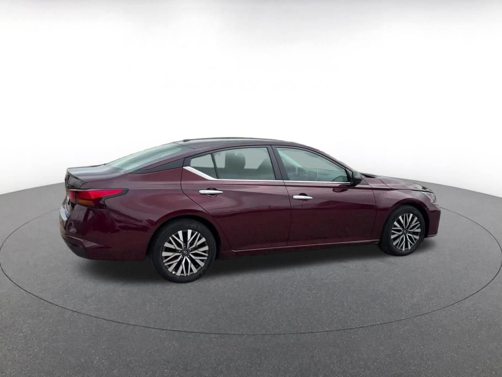 Thumbnail: 2025 Nissan Altima - 12