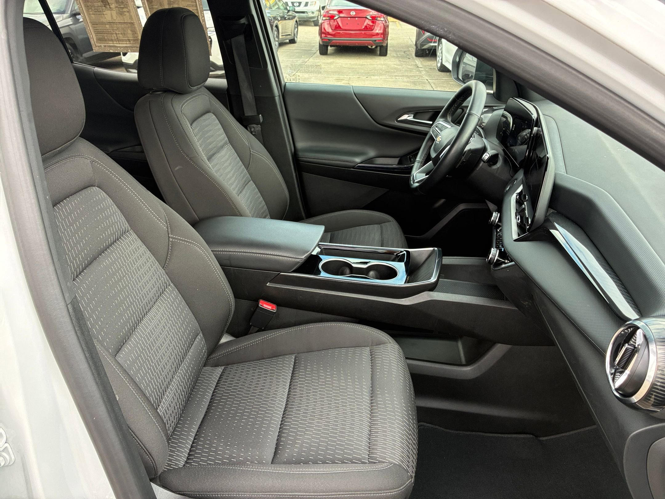 Thumbnail: 2025 Chevrolet Equinox - 31