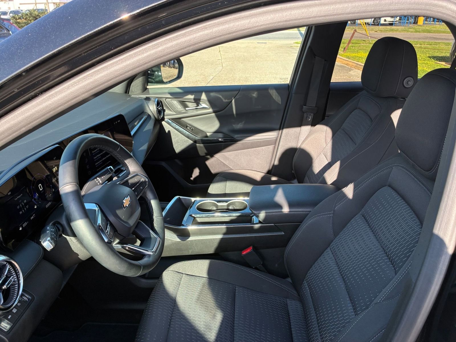 Thumbnail: 2025 Chevrolet Equinox - 30