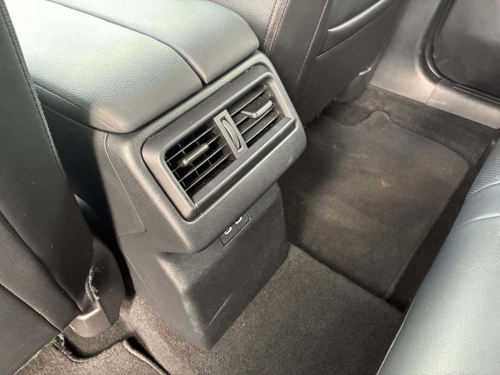 Thumbnail: 2025 Mazda CX-50 - 25