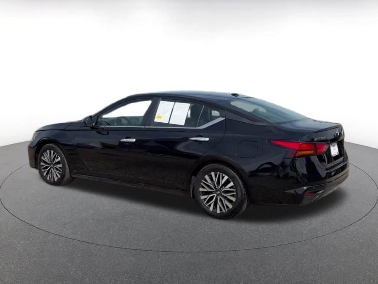 Thumbnail: 2025 Nissan Altima - 10