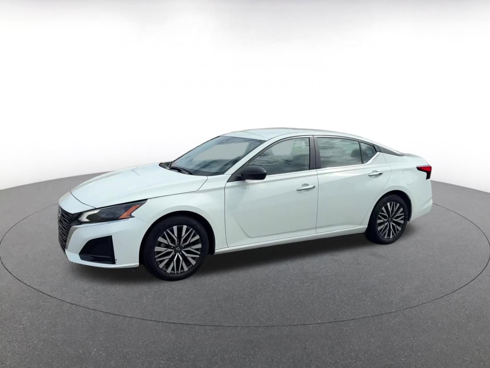 Thumbnail: 2025 Nissan Altima - 8