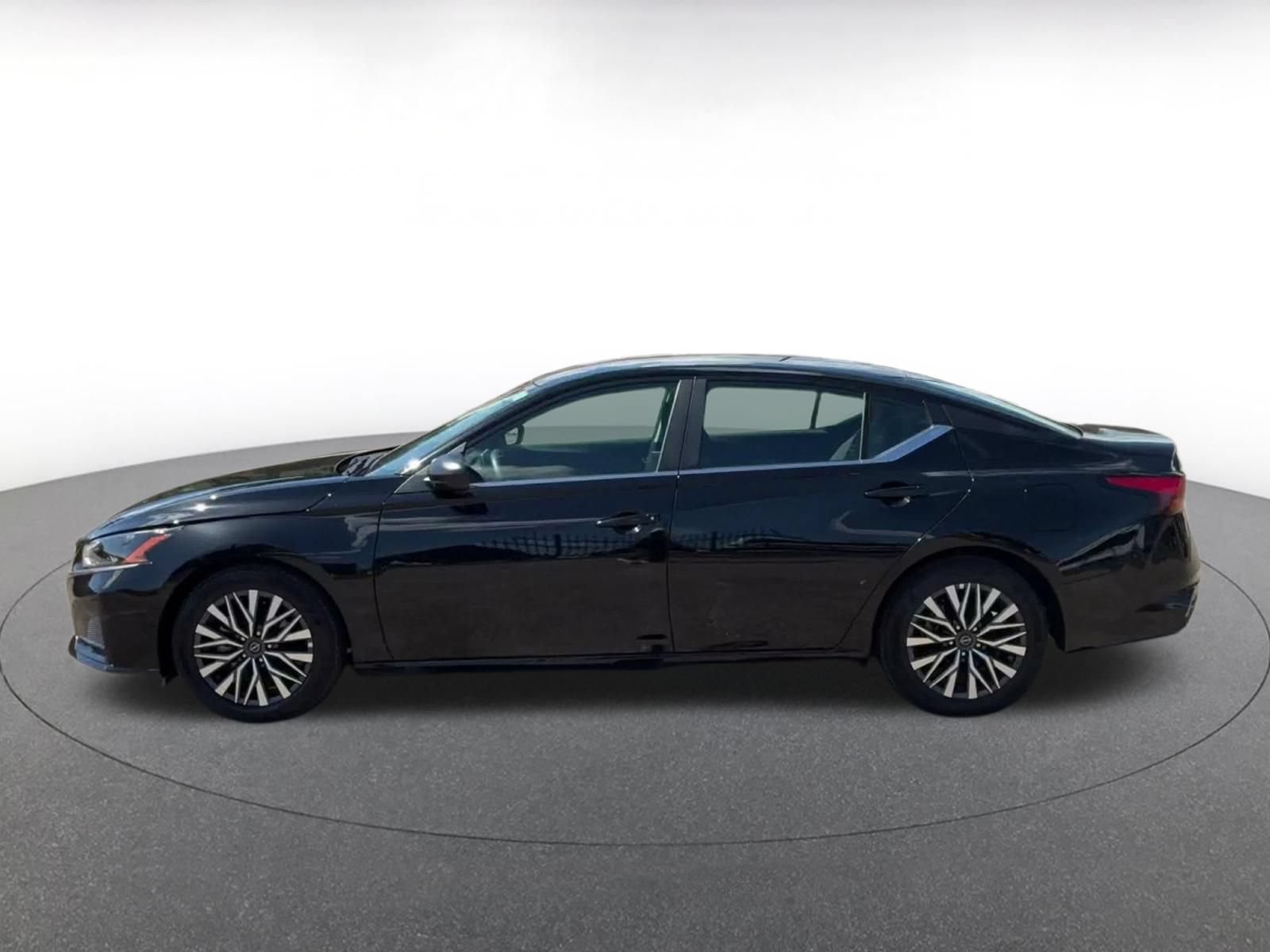 Thumbnail: 2026 Nissan Altima - 9