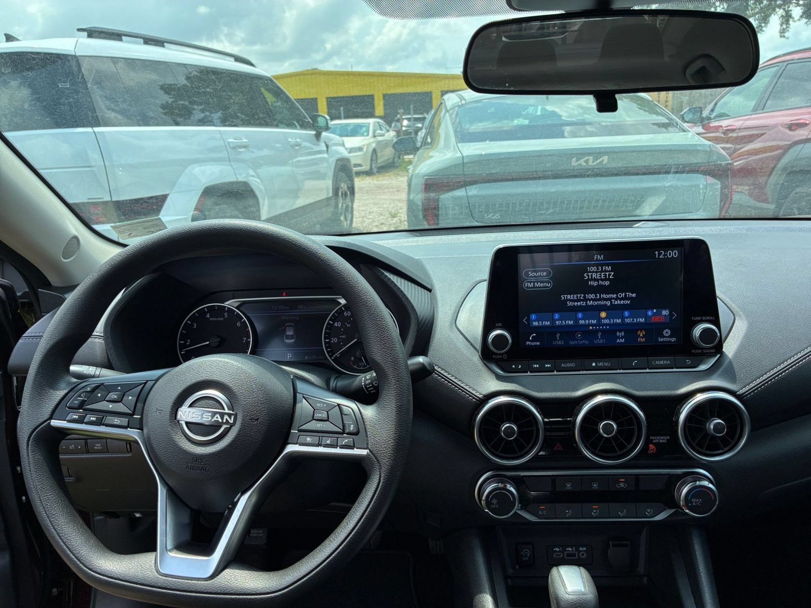 Thumbnail: 2025 Nissan Sentra - 32