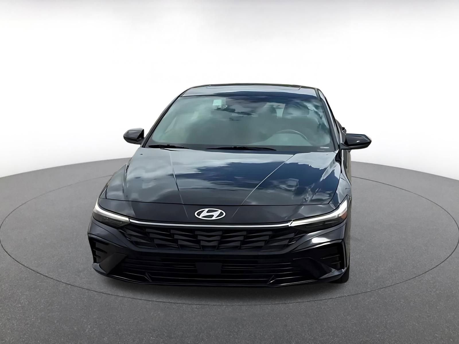 Thumbnail: 2025 Hyundai Elantra - 4