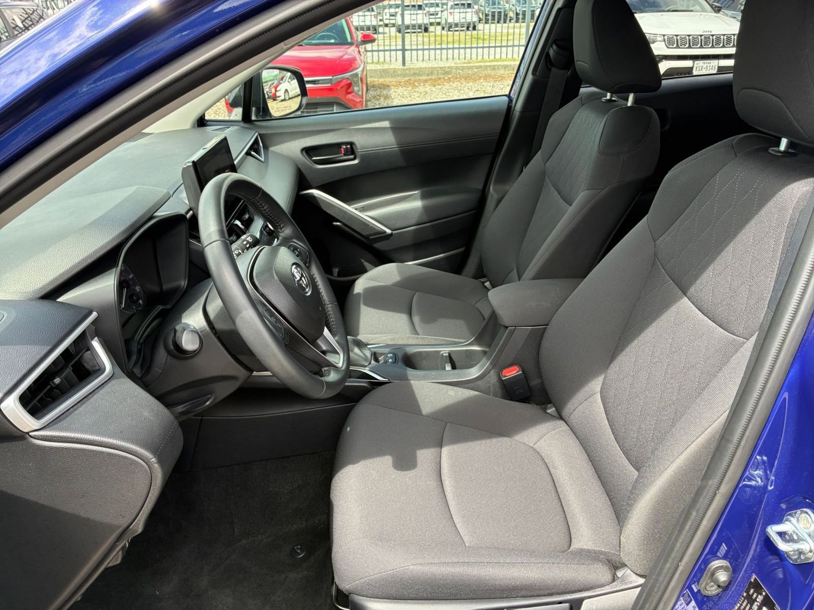 Thumbnail: 2025 Toyota Corolla Cross - 25