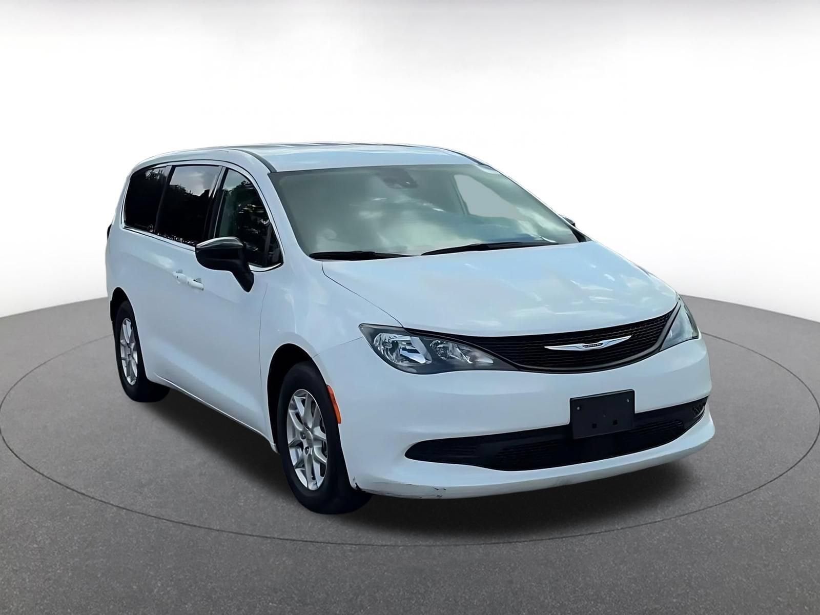 Thumbnail: 2024 Chrysler Voyager - 3