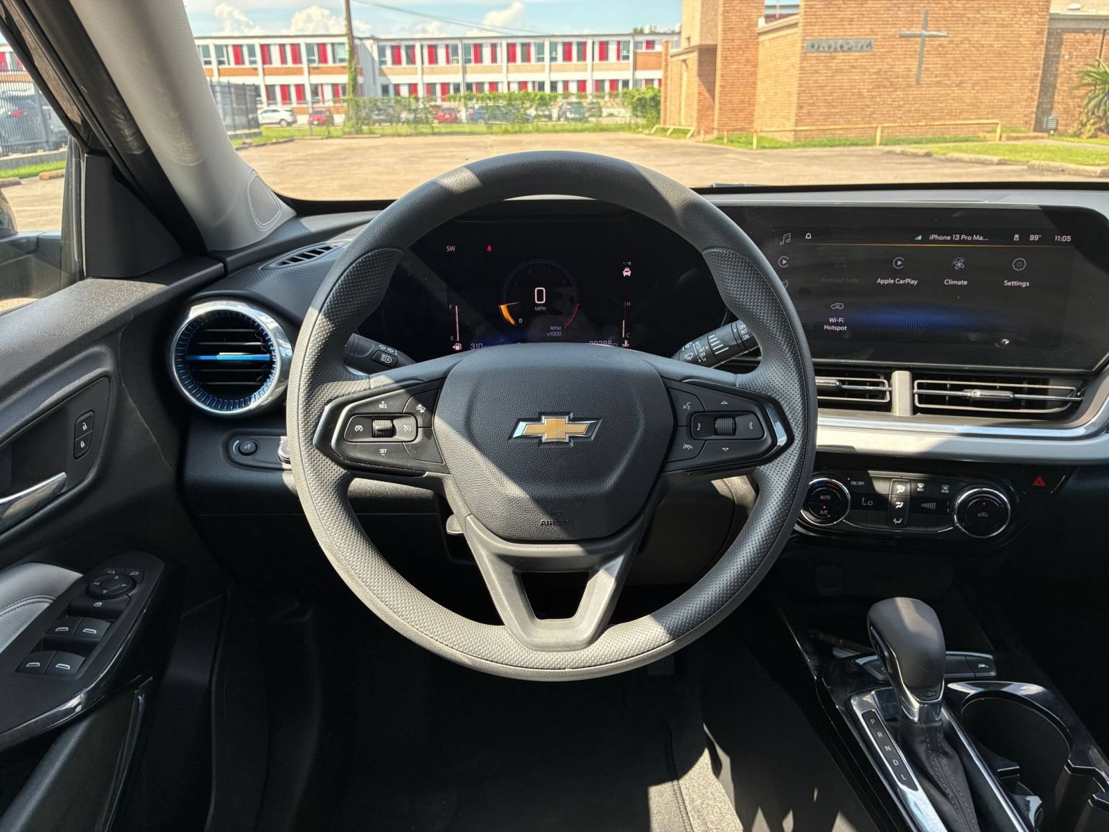 Thumbnail: 2025 Chevrolet Trax - 32