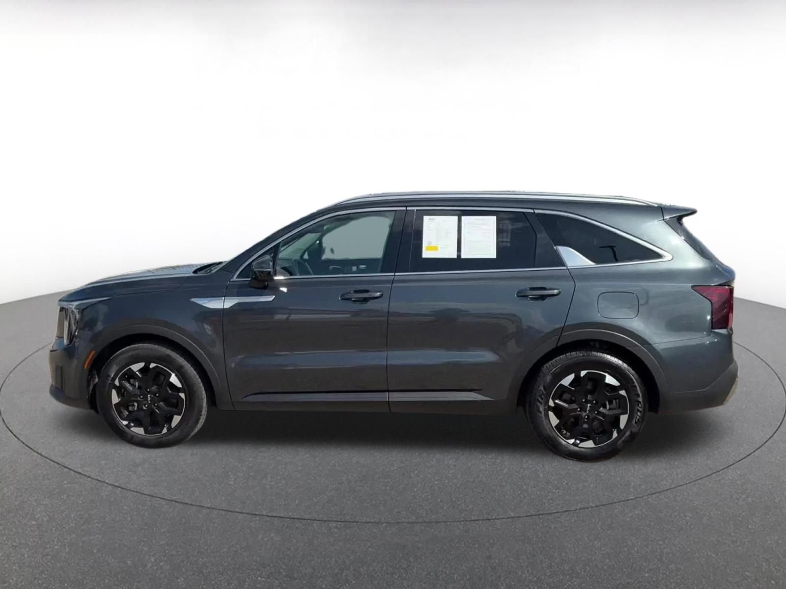 Thumbnail: 2024 Kia Sorento - 9