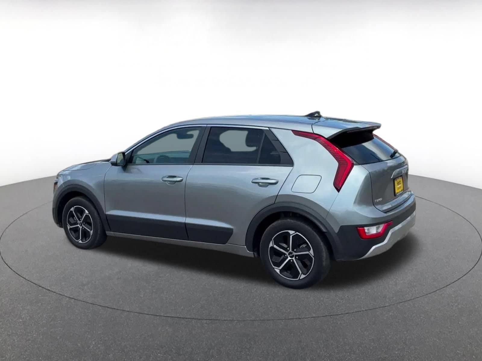 Thumbnail: 2026 Kia Niro - 8