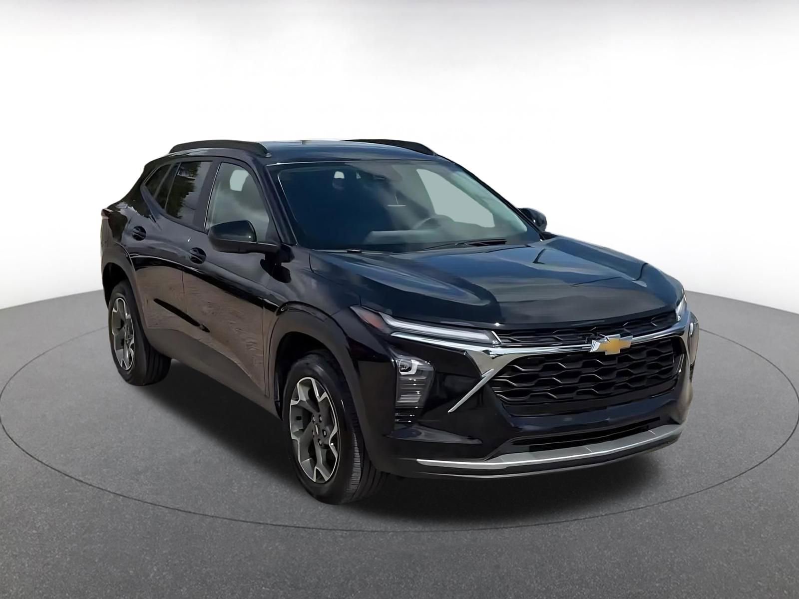 Thumbnail: 2025 Chevrolet Trax - 3