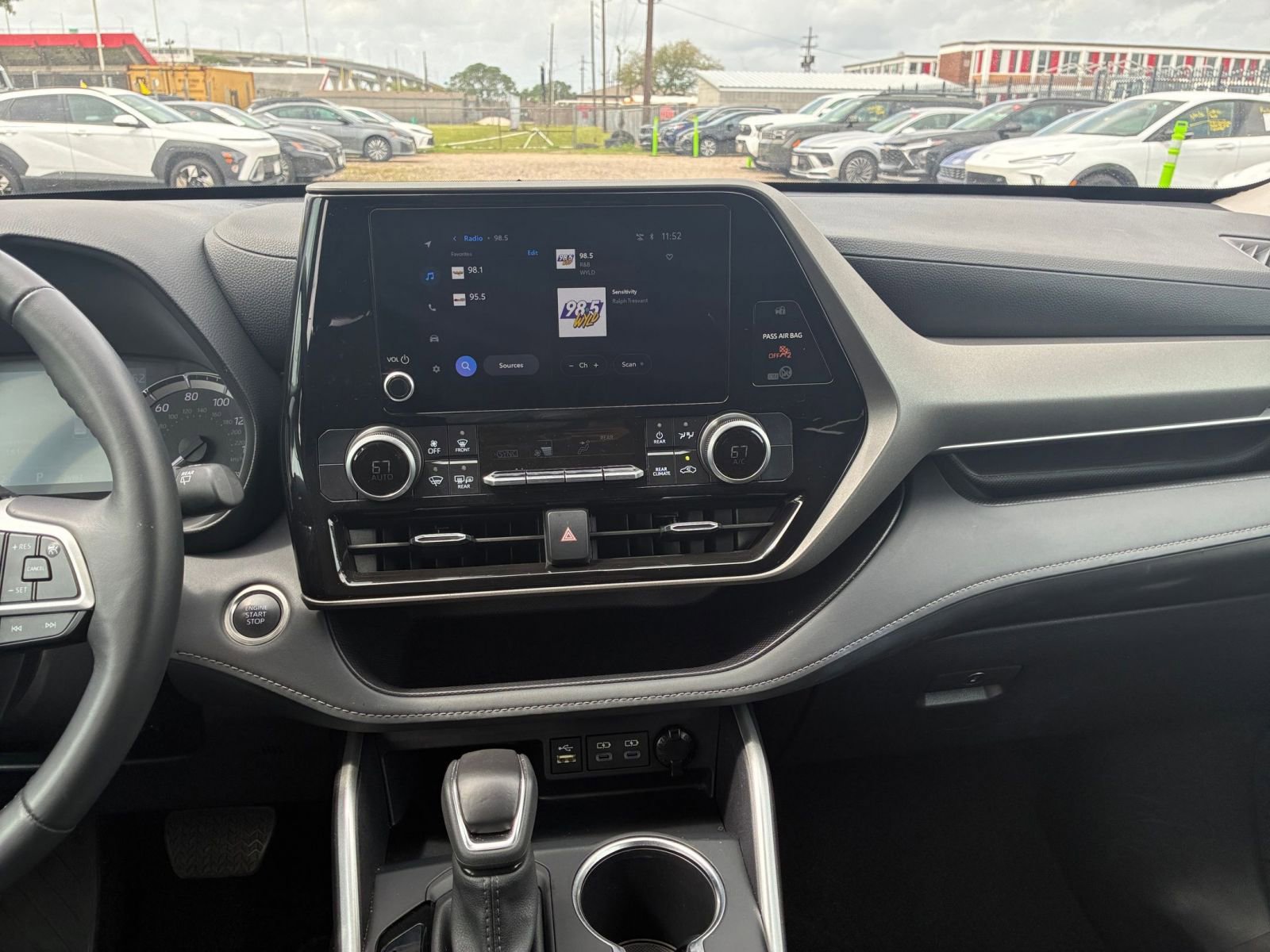 Thumbnail: 2025 Toyota Highlander - 17