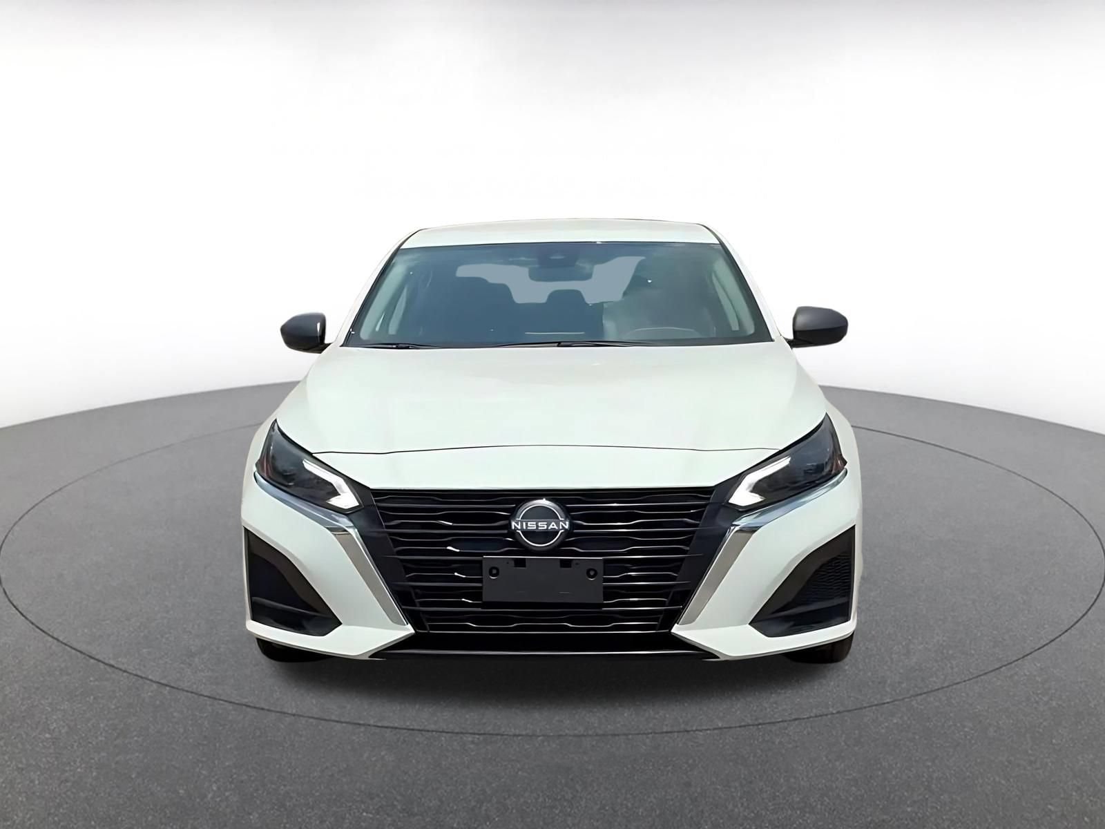 Thumbnail: 2025 Nissan Altima - 8