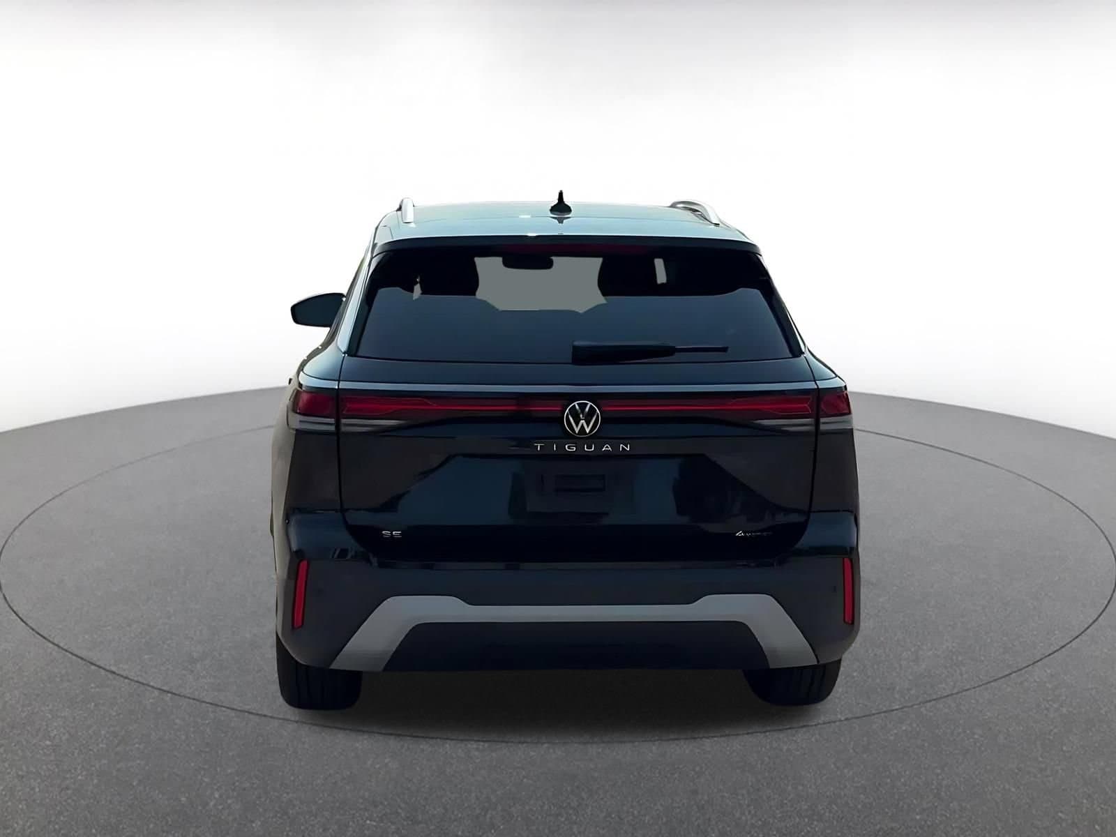 Thumbnail: 2026 Volkswagen Tiguan - 12