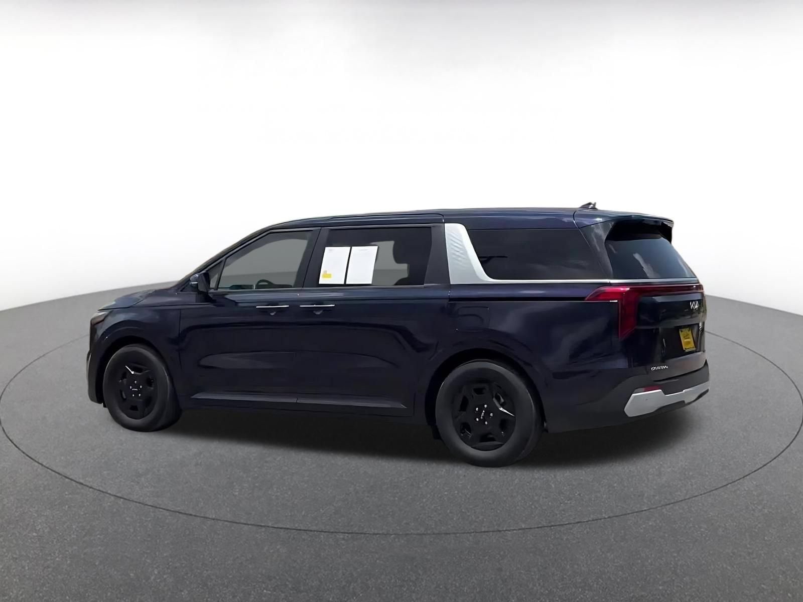Thumbnail: 2026 Kia Carnival - 9