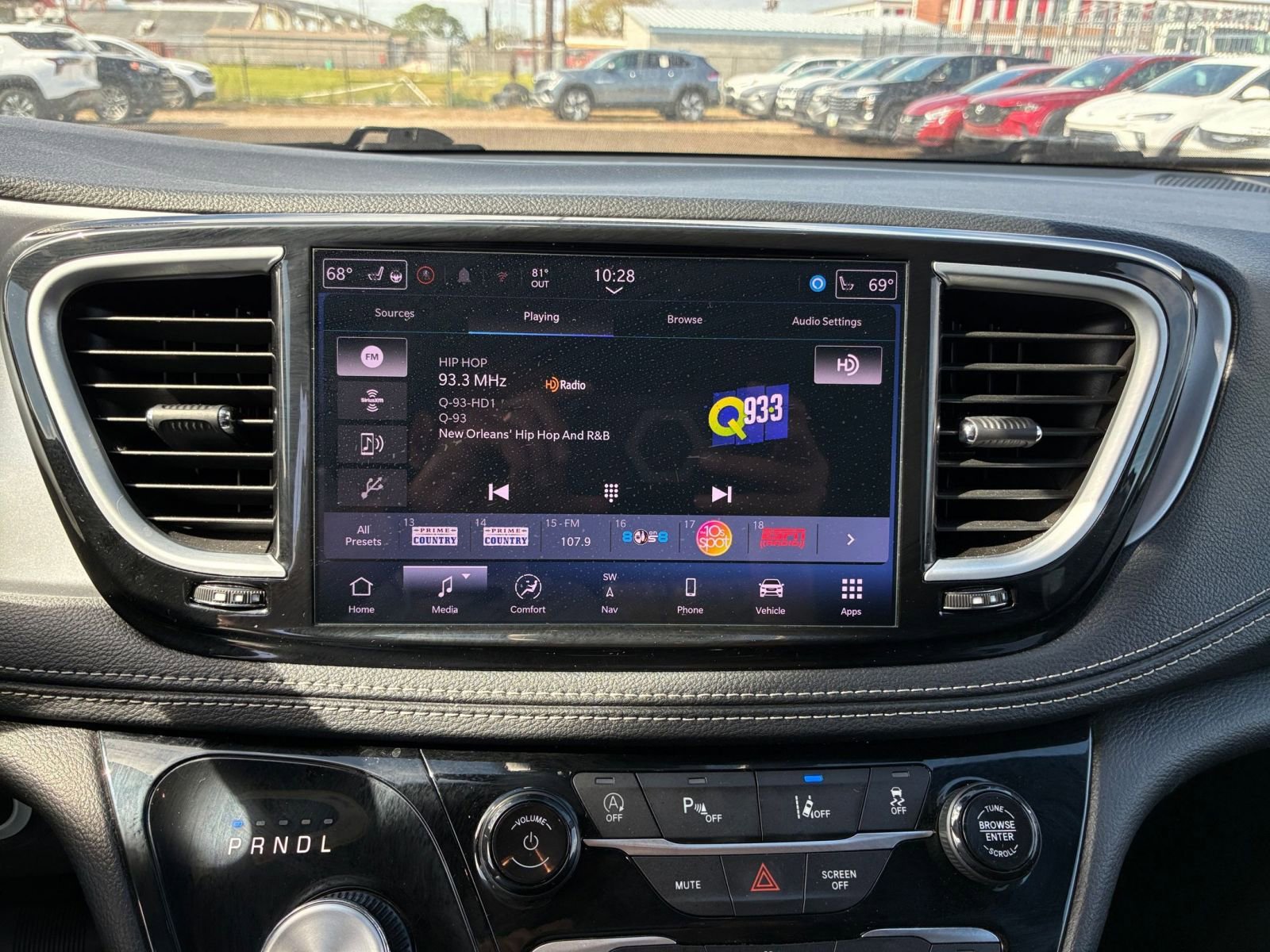 Thumbnail: 2025 Chrysler Pacifica - 21