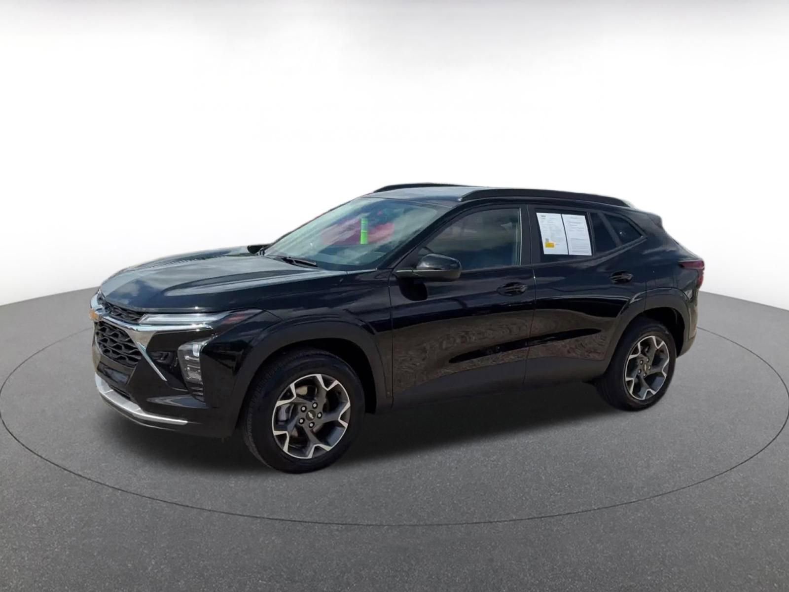 Thumbnail: 2025 Chevrolet Trax - 8