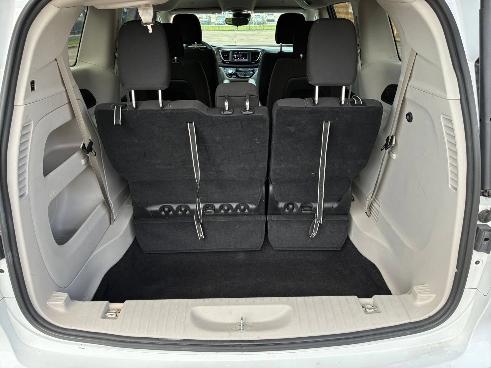 Thumbnail: 2024 Chrysler Voyager - 33