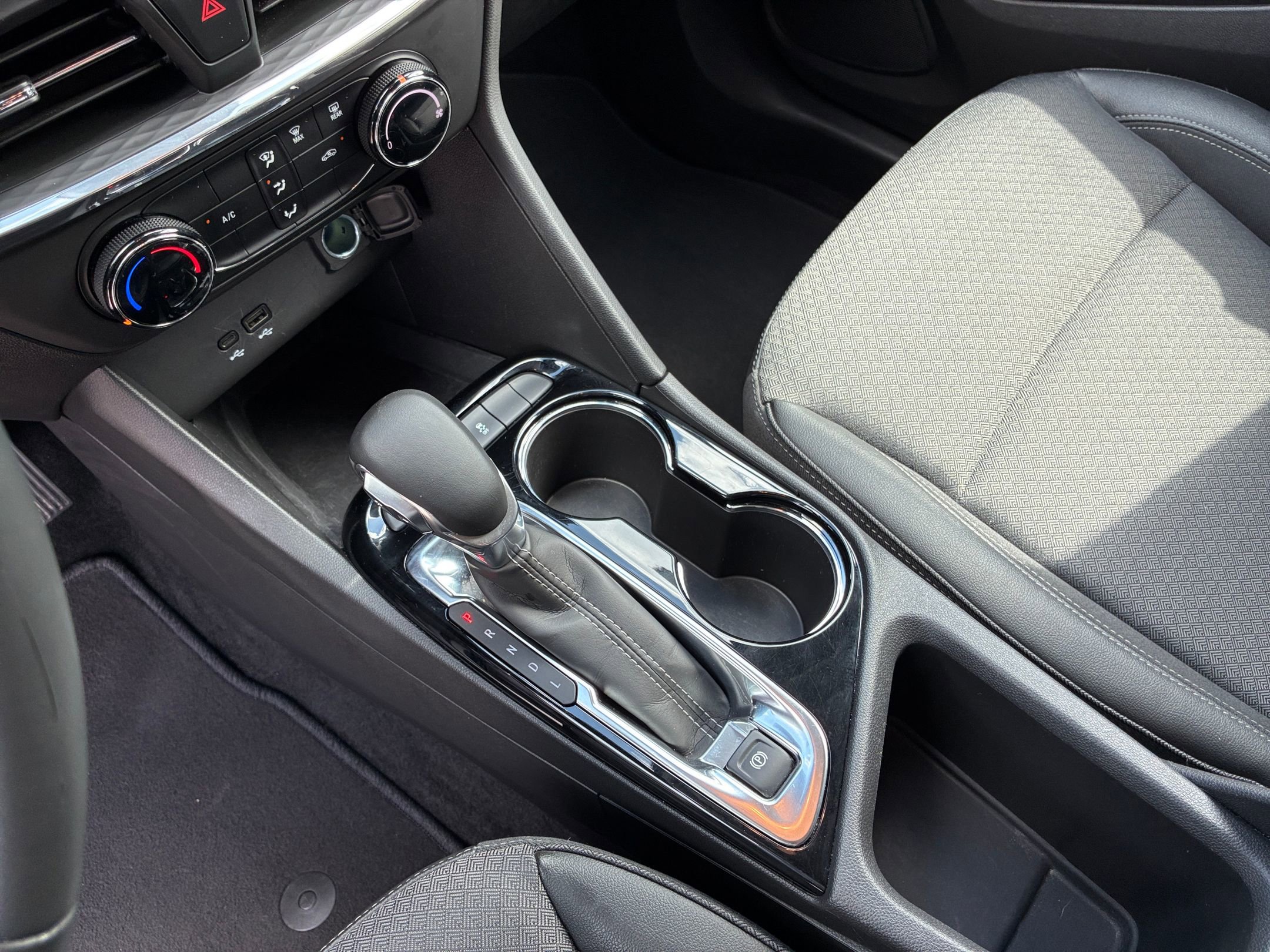 Thumbnail: 2025 Buick Encore GX - 34