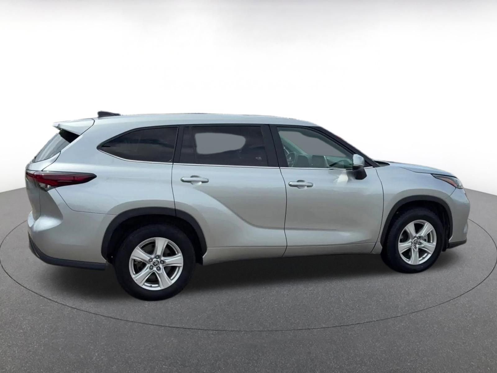 Thumbnail: 2025 Toyota Highlander - 15