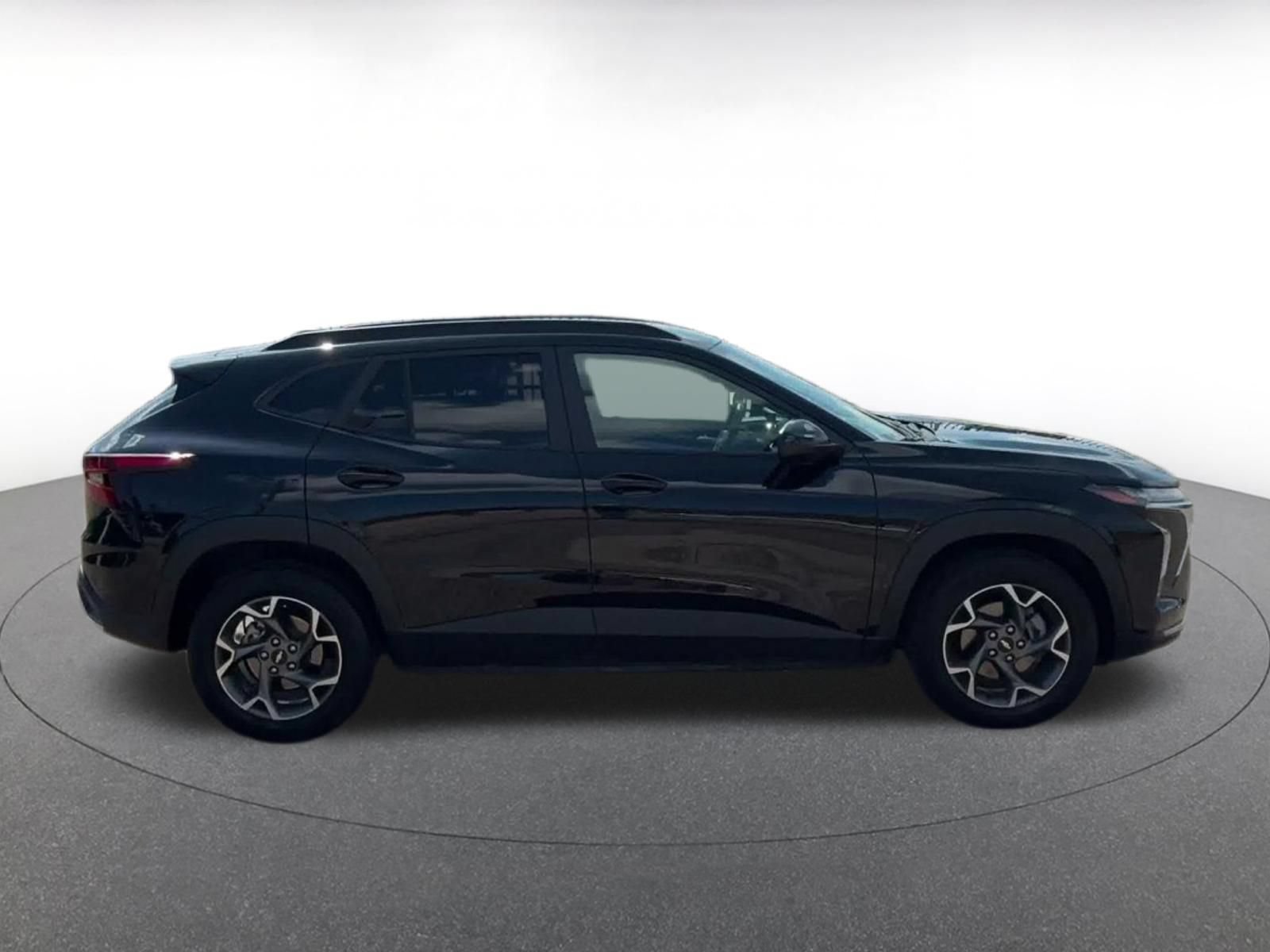 Thumbnail: 2025 Chevrolet Trax - 15