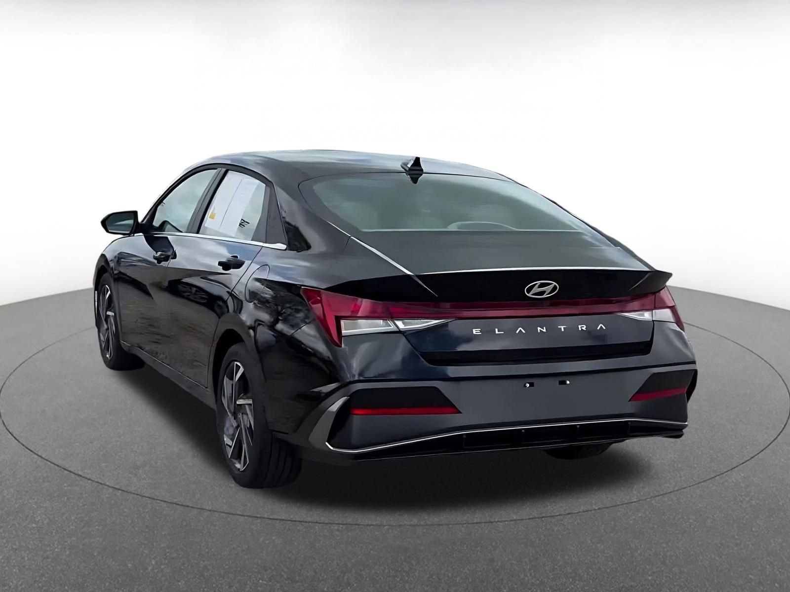 Thumbnail: 2025 Hyundai Elantra - 11