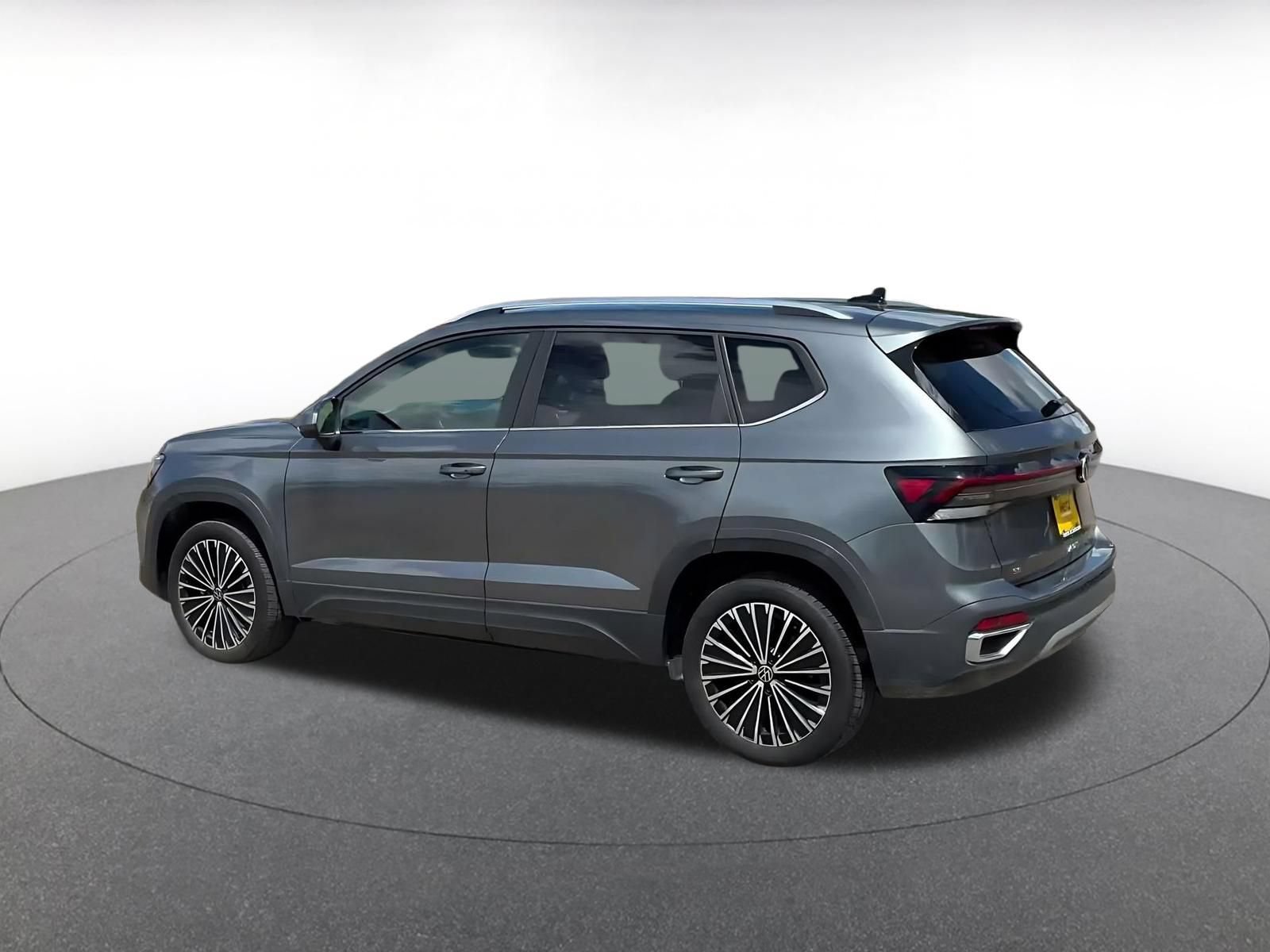 Thumbnail: 2026 Volkswagen Taos - 10