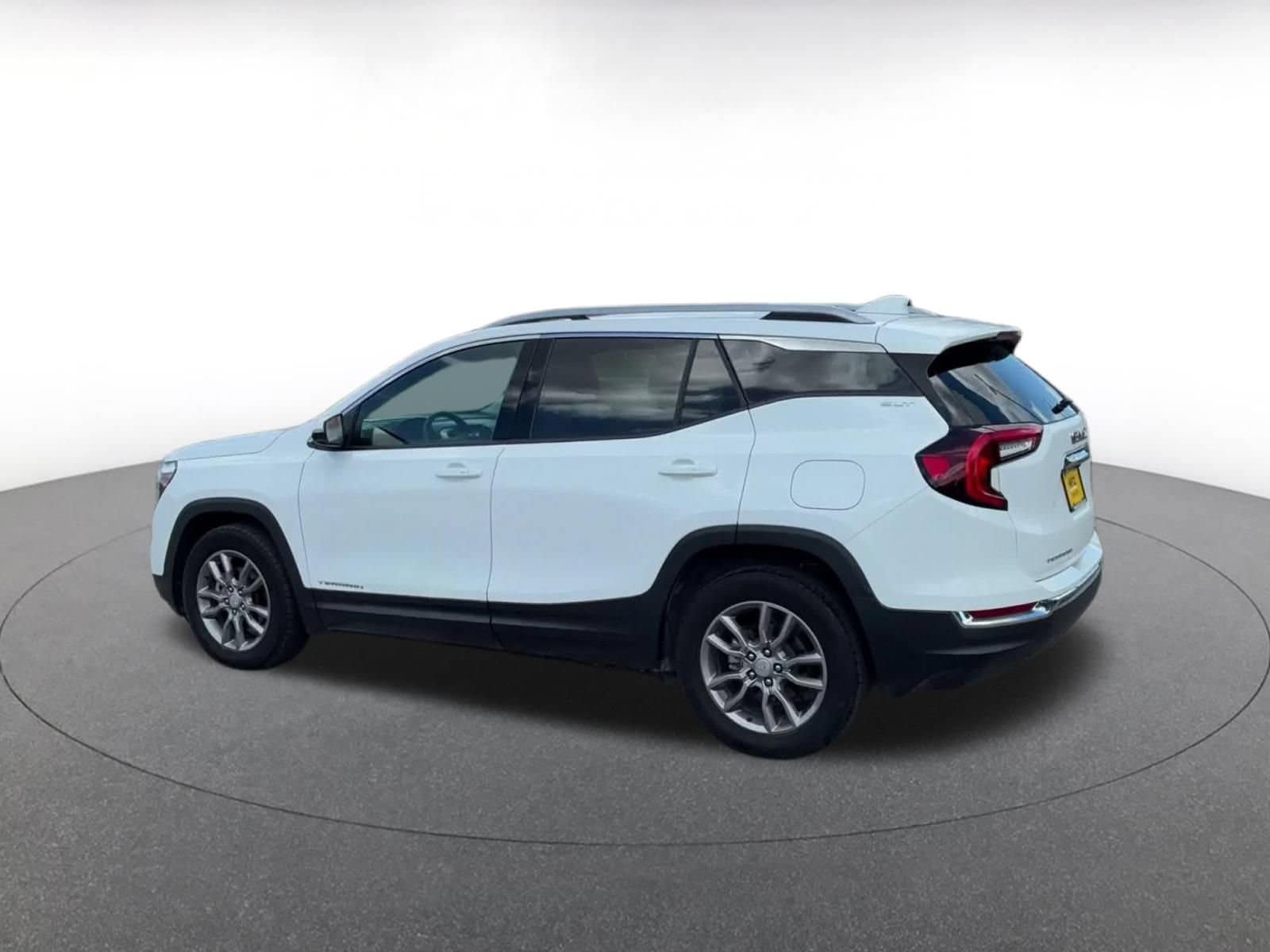 Thumbnail: 2024 GMC Terrain - 10