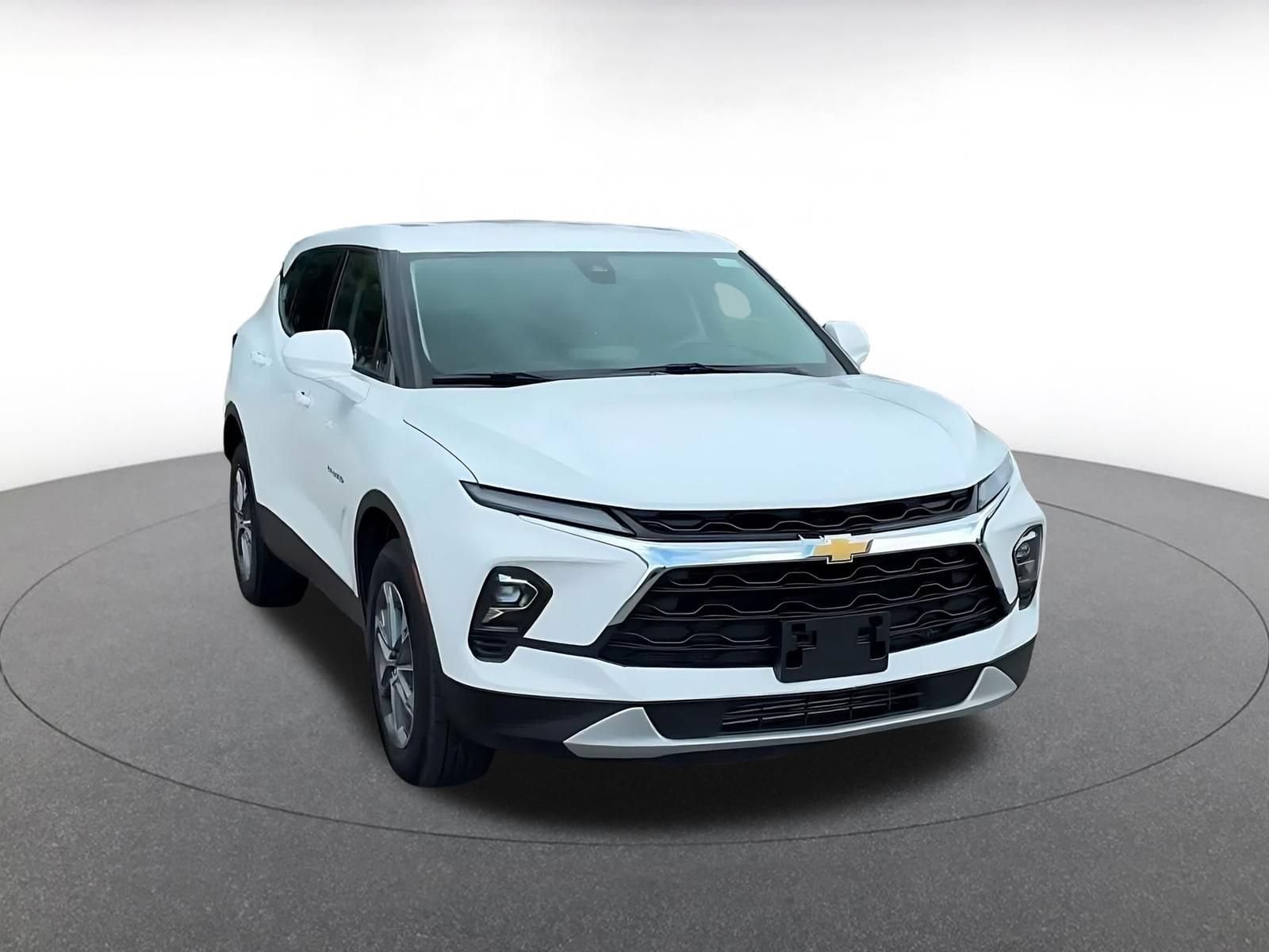 Thumbnail: 2026 Chevrolet Blazer - 3