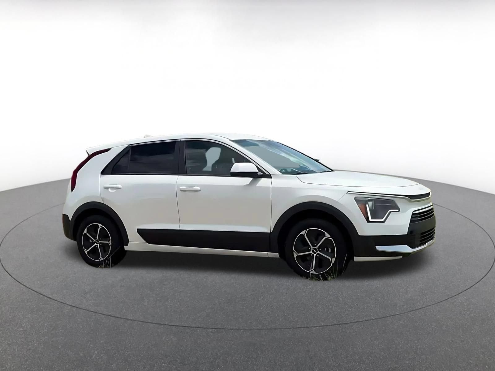 Thumbnail: 2026 Kia Niro - 2