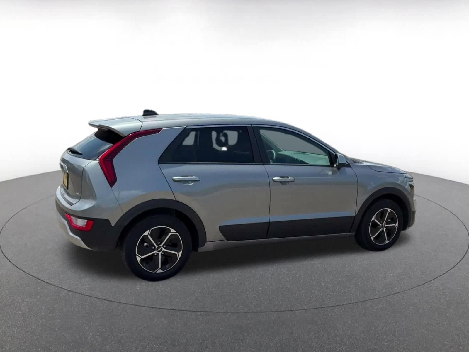 Thumbnail: 2026 Kia Niro - 12