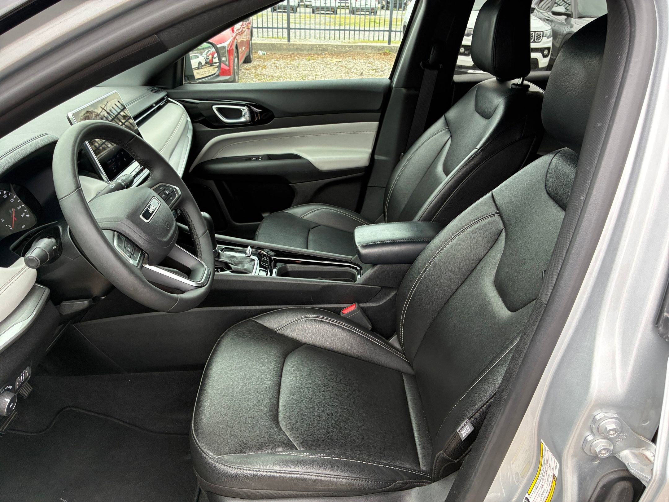 Thumbnail: 2025 Jeep Compass - 23