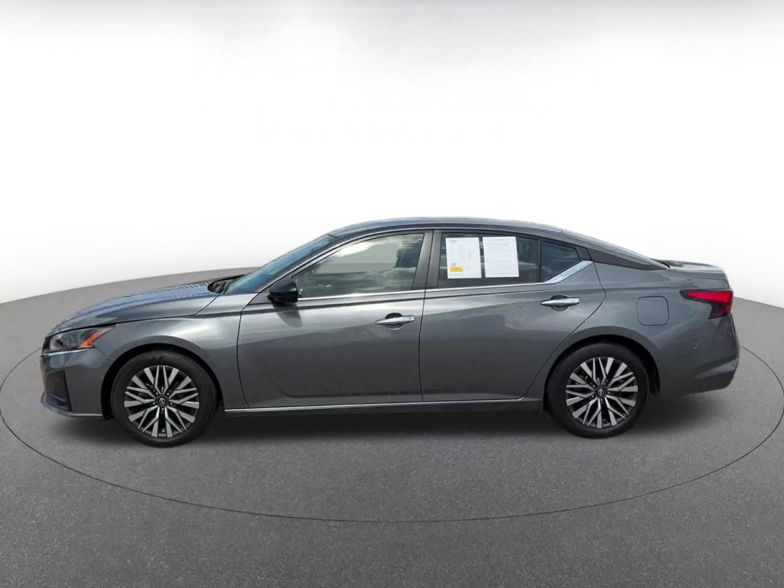 Thumbnail: 2025 Nissan Altima - 9