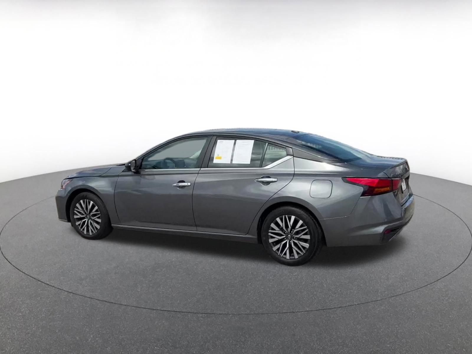 Thumbnail: 2025 Nissan Altima - 10