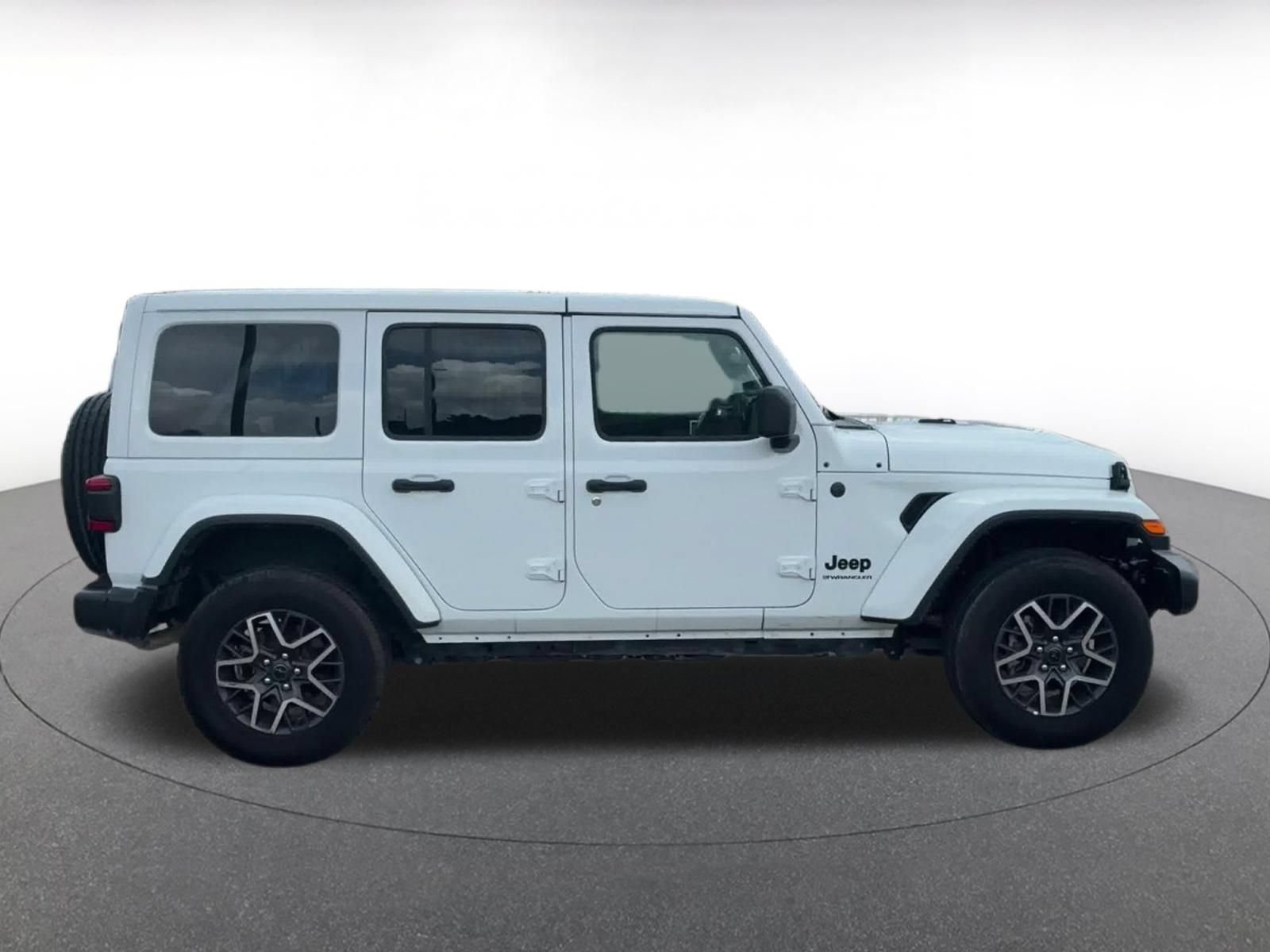 Thumbnail: 2025 Jeep Wrangler - 15