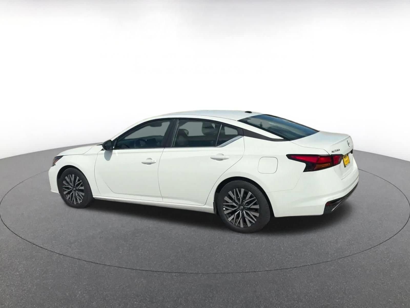 Thumbnail: 2026 Nissan Altima - 9