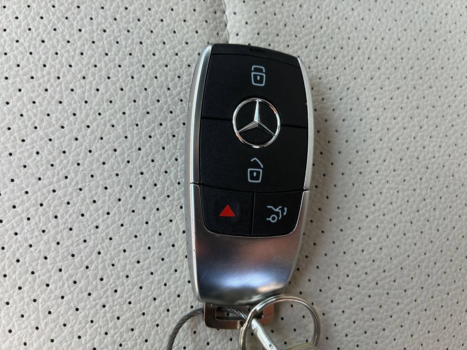Thumbnail: 2026 Mercedes-Benz GLE - 21