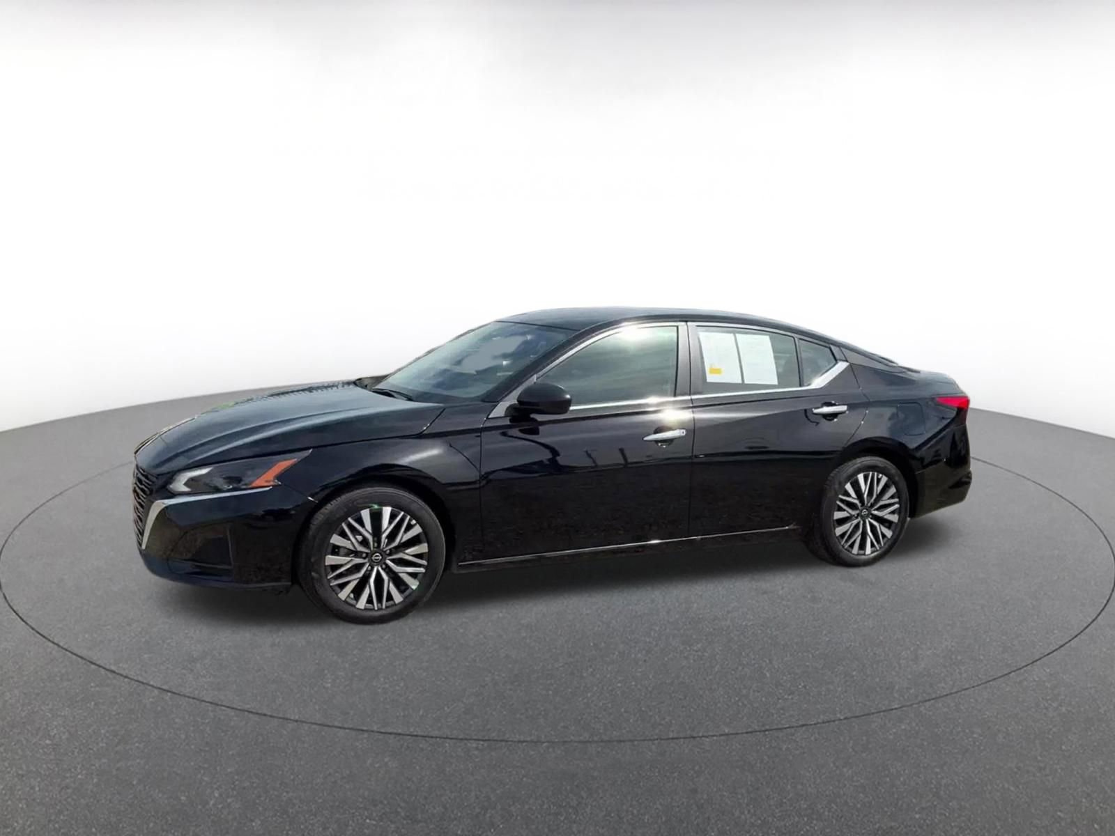 Thumbnail: 2025 Nissan Altima - 8